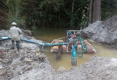 Cambodian Villagers Protest Sand-Dredging Operation in Protected Zone